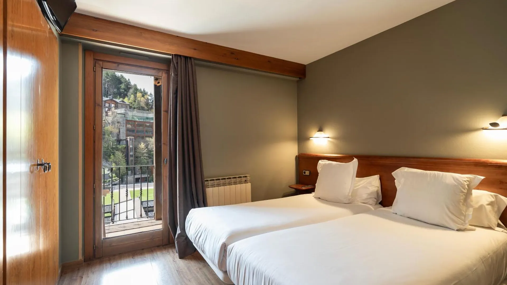 Aparthotel Anyospark Mountain & Wellness Resort La Massana 4*,  Andorra